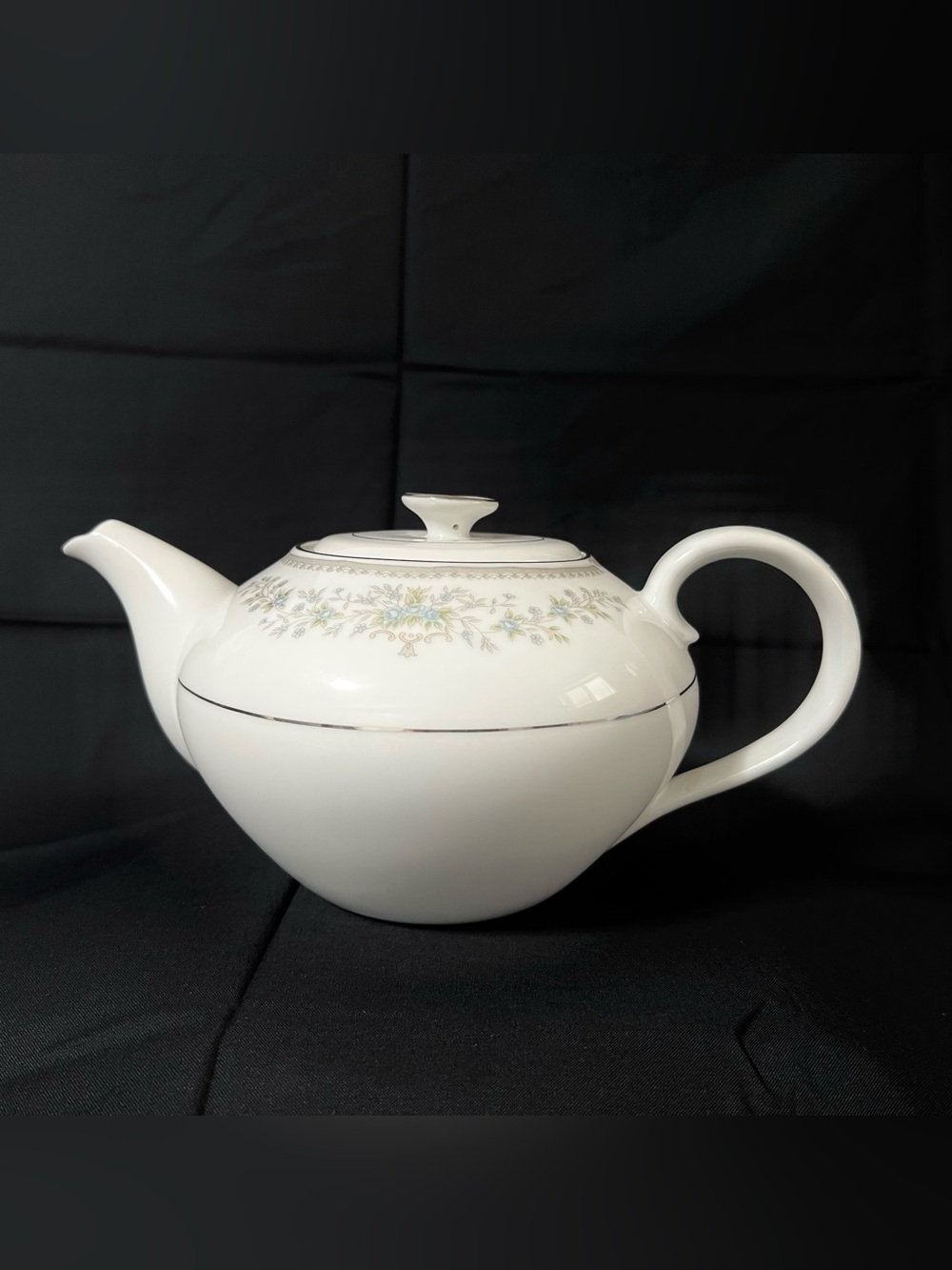 Mayfair Fine China Georgian Blue Porcelain Piece